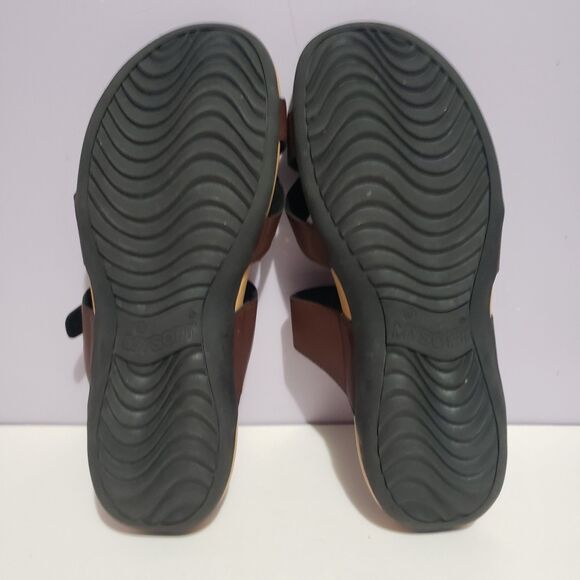 My Soft Sz 10 Brown Sandals Faux Leather Slip On Women's - Picture 8 of 9